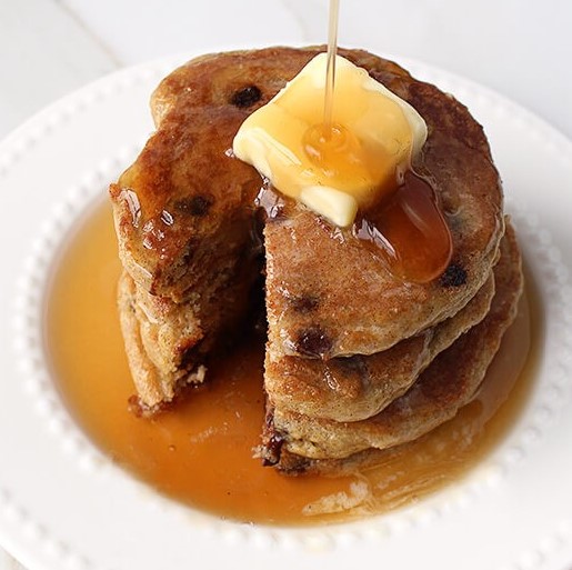 KETO CHOCOLATE CHIP PANCAKES